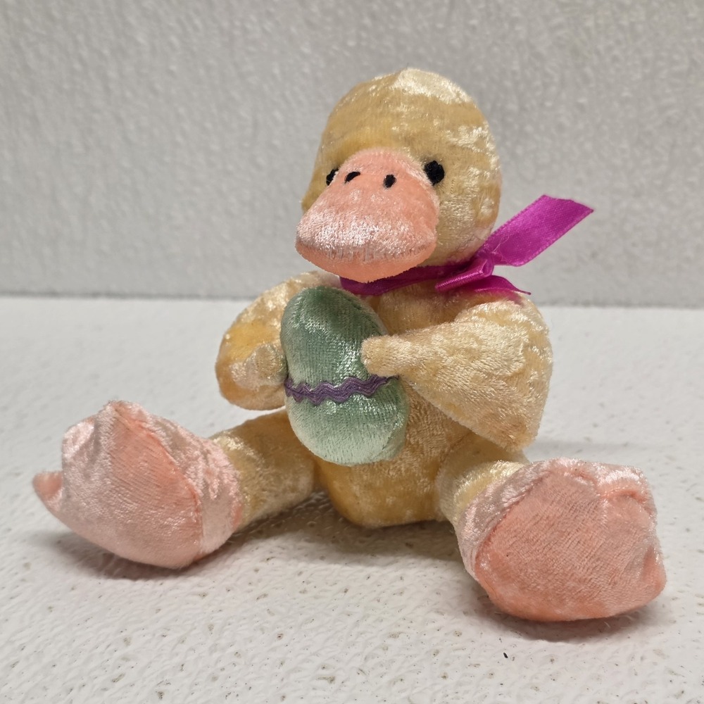Dan Dee Soft Expressions 4" Duck Plush Stuffed Animal Holding Egg